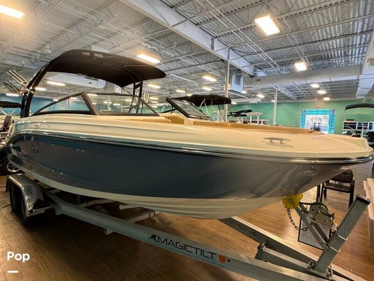 2020 Sea Ray 230 spx