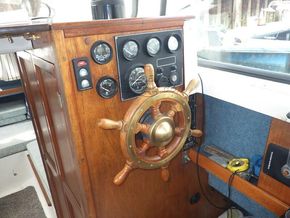 Hardy Pilot 20 Motor Boat - Helm