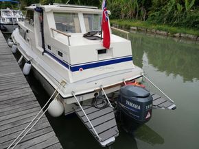 Princess 32 Converted to outboard motorisation - Stern