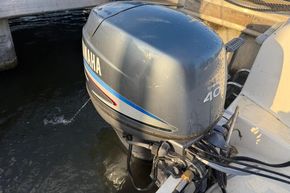 Yamaha 40HP outboard motor on a 2003 Cap-Ferret 500 S Cabin boat.