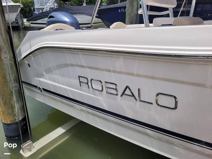 2018 Robalo r 180