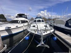 2001 Aquastar 38