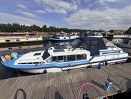 Aquafibre 44 Lowliner 1992, powered by a single Perkins 52Hp