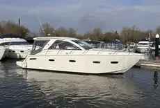 2011 Sealine SC35