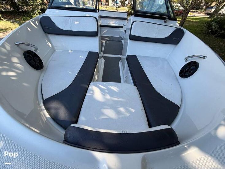 2015 Sea Ray 210 spx