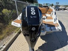 2023 Crownline E235XS