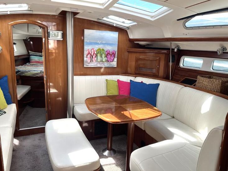 Exceptional condition Beneteau Oceanis 423 - Two Cabins