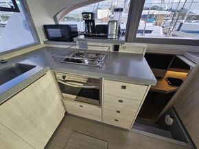 Leopard 40  - Galley