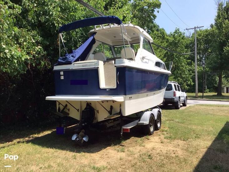 2009 Bayliner 246 discovery