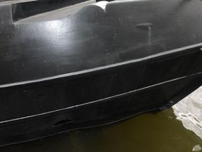 Collingwood Wide Beam 57 Cruiser Stern - Hull Close Up