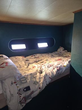 Rear cabin