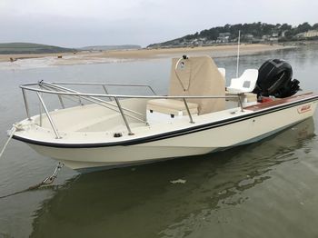 Boston whaler outrage 18