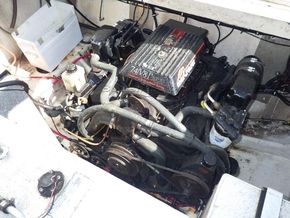 Wellcraft Martinique 2700 Motor Boat - Engine