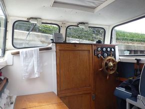 Hardy Pilot 20 Motor Boat - Cockpit