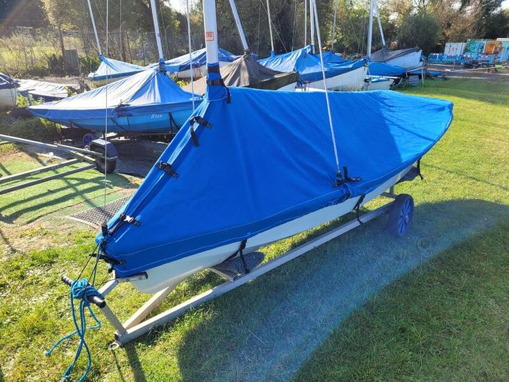 Solo dinghy
