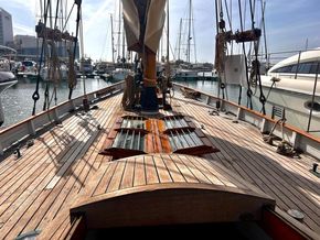 WE Thomas Gentleman's Classic Cutter  - Foredeck
