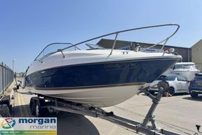 Bayliner 2252 - bow view