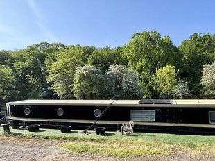 Stunning Collingwood Widebeam with mooring subject to owner approval