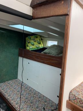 Lounge with bunks 