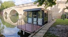 Houseboat River Thames near Oxford