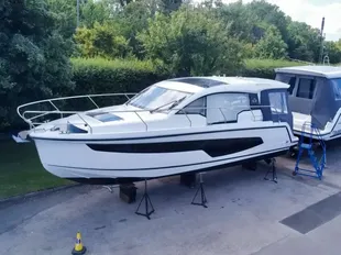 2025 Sealine C335