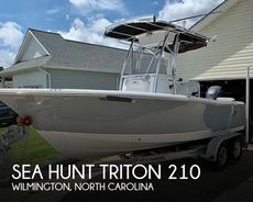 2020 Sea Hunt Triton 210