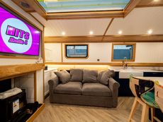 BESPOKE BOAT CO 65ft WIDEBEAM