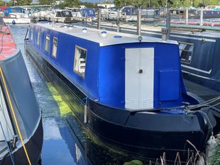70ft Narrowboat recently refurbished and repainted