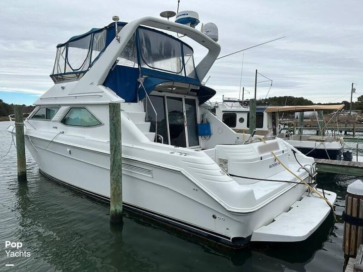 1995 Sea Ray 440 express bridge