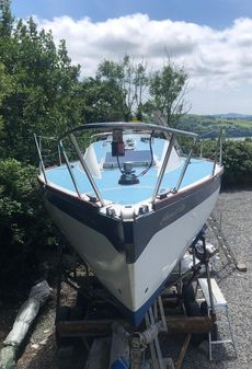 Sailing Cruiser