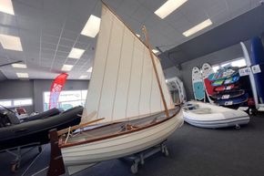 Classic-sailing-Dinghy-
