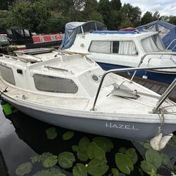 Hazel 19' Twin Keel Yacht