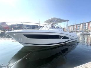 2022 Jeanneau Cap Camarat 9.0 WA