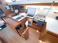 2022 Jeanneau Sun Odyssey 490