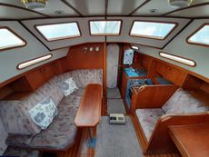 1986 Colvic countess 33 Deck Saloon