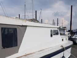 WIDE BEAM RIVER CRUISER 32 BY 11 WIDE