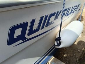 Quicksilver 510 Marina berth available - Hull Close Up
