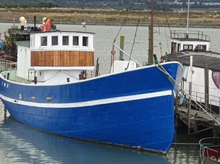 Distinctive Houseboat Conversion