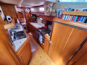 Discovery 55  - Galley