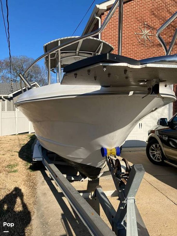 2008 Triumph 235 center console