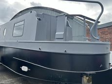 31ft NARROW BOAT Sailaway available now