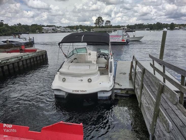 2010 Hurricane 2200 sundeck