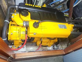 Hallberg Rassy 352  - Engine