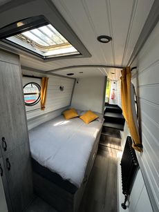Stunning 57' Narrowboat (refitted)