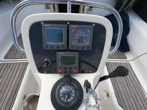 Bavaria 36 Holiday - Cockpit Instruments