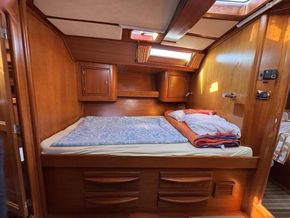 Dufour 50 Prestige commissioned 2001 - Forward Cabin