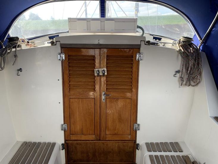 1987 Southerly 100 Lift Keel Cruiser