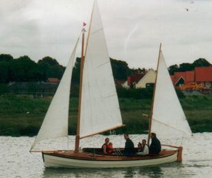 2002 Classic Half Deck Day Sailer
