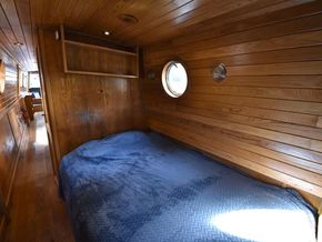 Narrowboat 60ft Cruiser Stern with London Mooring - Cabin 