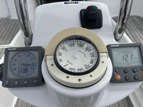 2010 Hunter Legend 41 Deck Saloon 21